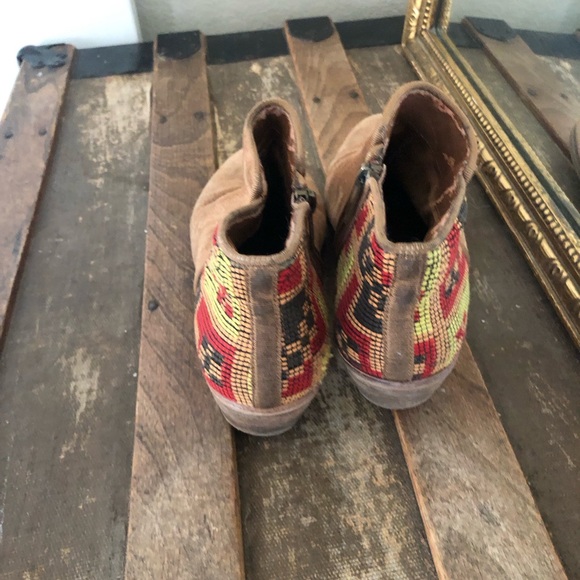 Sam Edelman red yellow tan brown western print ankle booties size 6 - Picture 3 of 8